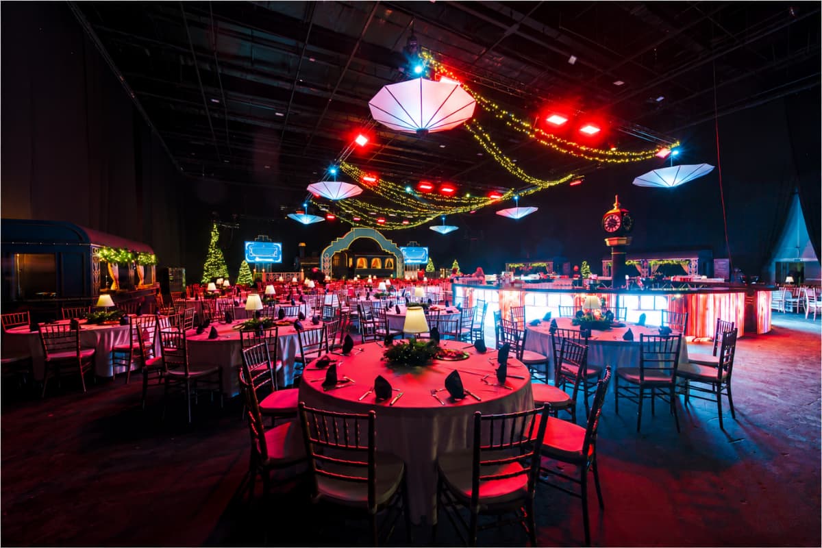 Corporate event catering and décor by Dream Team Catering